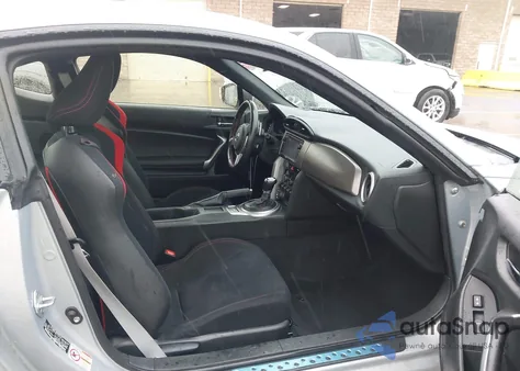 2013 Scion Fr-S 10 Series z USA, uszkodzony, nr VIN JF1ZNAA18D2730728